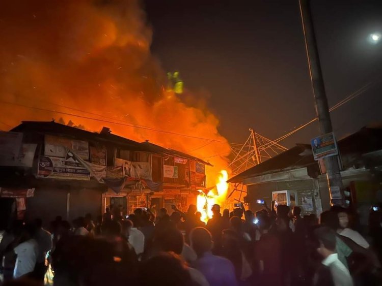 তজুমদ্দিনে অগ্নিকাণ্ডে ১৫ ব্যবসাপ্রতিষ্ঠান পুড়ে ছাই