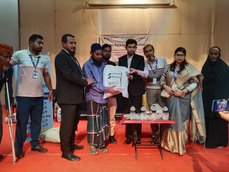 লালমোহনে পাঁচশত সুবিধা বঞ্চিত পরিবারের মাঝে শীতকালীন প্যাকেজ বিতরণ