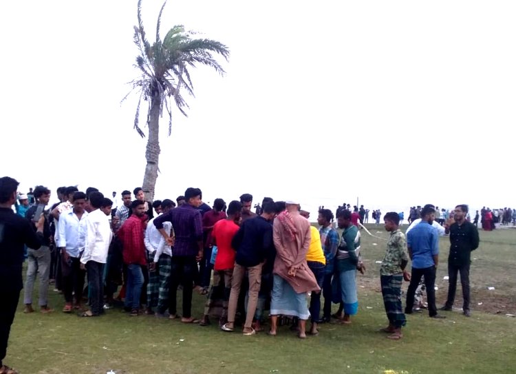 লালমোহনের মেঘনায় মনজুড়ায় দর্শনার্থীদের