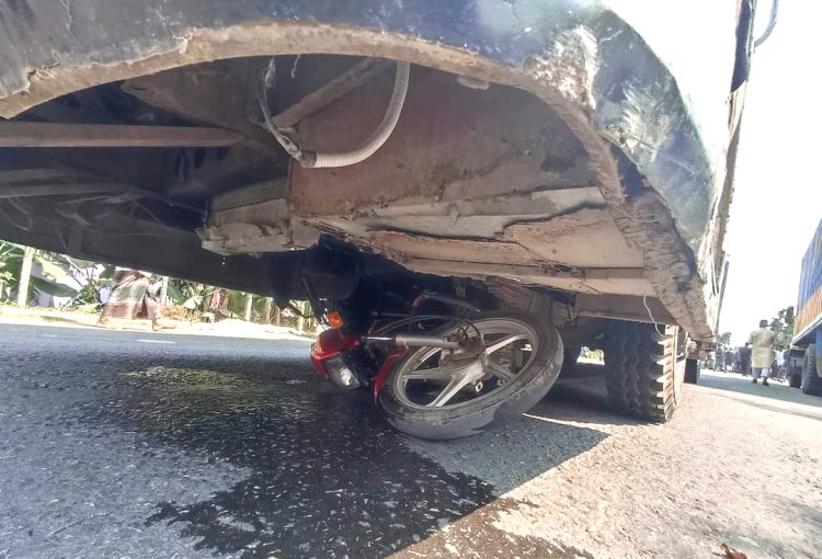 যাচ্ছিলেন স্বজনের জানাযায়, পথেই জামাই-শ্বশুরের মর্মান্তিক মৃত্যু