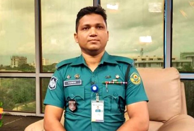 মানবিক পুলিশ শওকতকে চাকরিচ্যুত