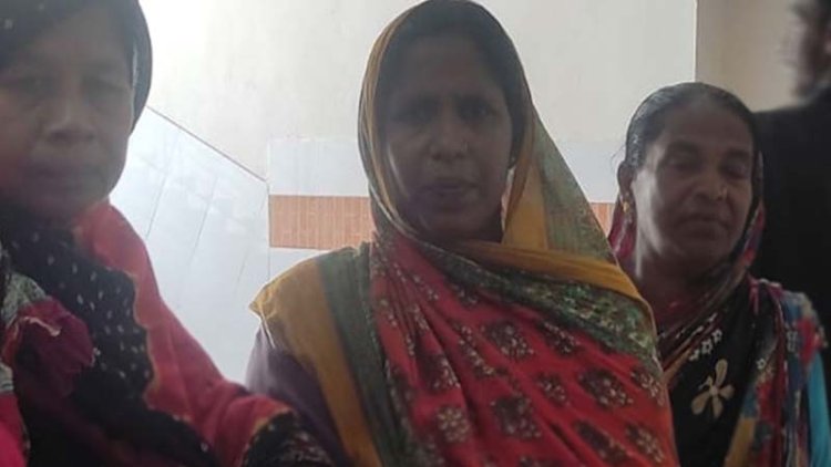 কামড় দেওয়া সাপ নিয়ে হাসপাতালে গৃহবধূ
