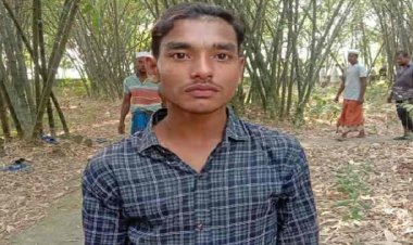 বাবার লাশ দাফন শেষেই পরীক্ষার টেবিলে বসলো সিয়াম