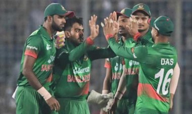 শেষ বলের রুদ্ধশ্বাস জয়ে সিরিজ বাংলাদেশের