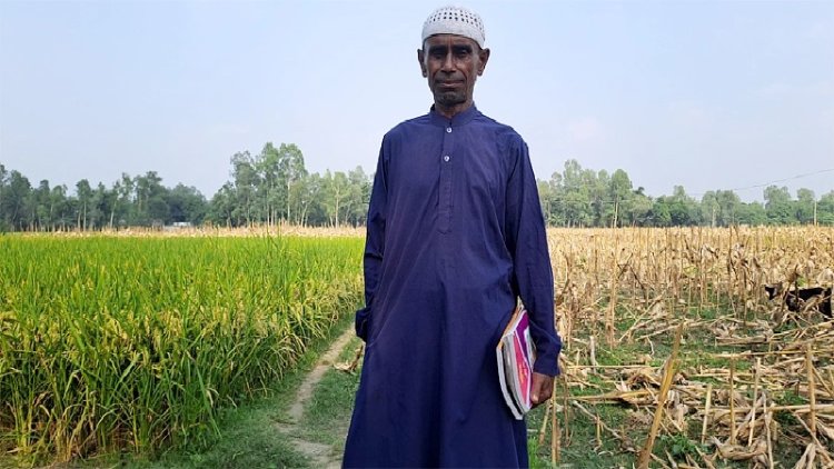 ৪৫ বছর বয়সে অষ্টম শ্রেণির ছাত্র তিনি