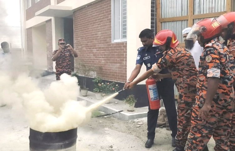 তজুমদ্দিনে অগ্নিকাণ্ডে রাষ্ট্রীয় সম্পদ রক্ষায় সচেতনতামূলক মহড়া