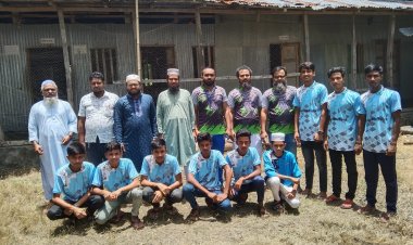 বাংলা বাজার মাহমুদিয়া দাখিল মাদ্রাসায় ফুটবল প্রতিযোগিতা শুরু