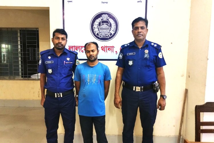 লালমোহনে মাইক্রোবাসের ধাক্কায় চিকিৎসক নিহত, অভিযুক্ত চালক গ্রেফতার