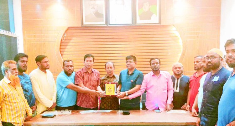 লালমোহন সার্কেলের অতিরিক্ত পুলিশ সুপারকে প্রেসক্লাবের পক্ষ থেকে বিদায় সংবর্ধনা
