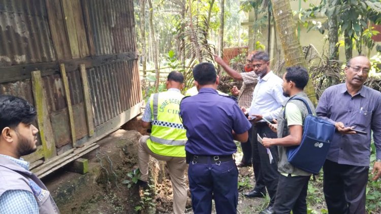 চোরকে চিনায় বৃদ্ধাকে কুপিয়ে হত্যা