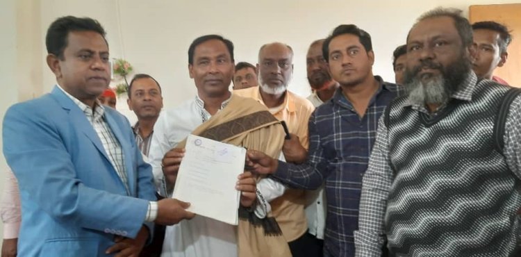 মনপুরার কলাতলী ইউপি নির্বাচনে মনোনয়নপত্র জমা দিলেন সাবেক চেয়ারম্যান আলাউদ্দিন