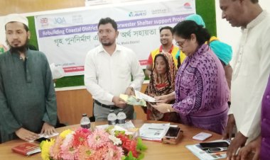 লালমোহনে ঝড়ে ক্ষতিগ্রস্তদের গৃহ পূনঃনির্মাণ সহায়তা