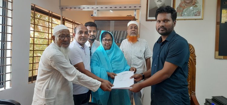 মনপুরায় মহিলা ভাইস চেয়ারম্যান পদে মনোনয়ন দাখিল করলেন আমেনা বেগম