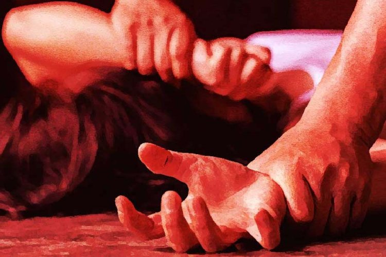 মোবাইলে ২০ দিনের প্রেম, লালমোহনে দুই বন্ধুর গণধর্ষণের শিকার কিশোরী