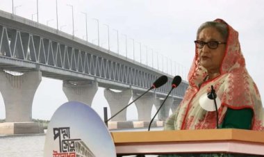 ‘ টুস করে ফেলে দেওয়া’ বক্তব্যের জন্য হাসিনার বিরুদ্ধে মামলা