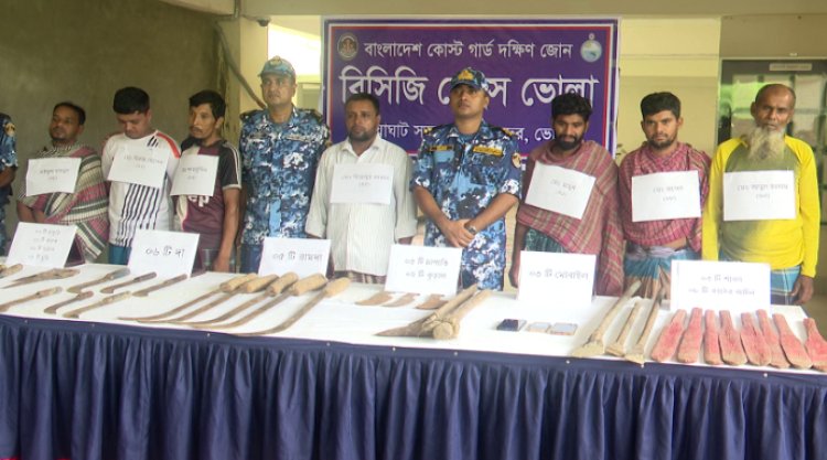 ভোলায় বিপুল পরিমাণ অস্ত্রসহ ৭ সন্ত্রাসী আটক
