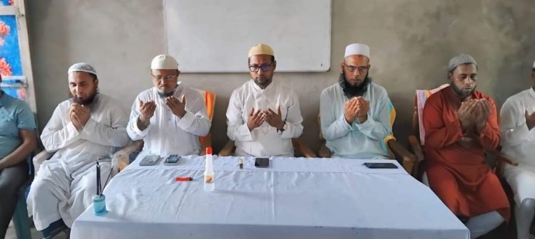 মনপুরা মহিলা কলেজের প্রতিষ্ঠাকালীন সভাপতির মৃত্যুবার্ষিকীতে মিলাদ ও দোয়া