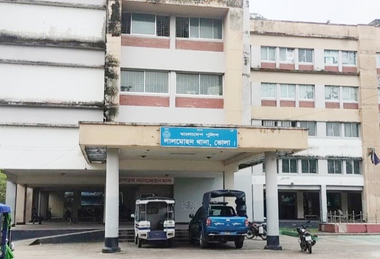 লালমোহনে অটোরিকশার ধাক্কায় শিশু নিহত