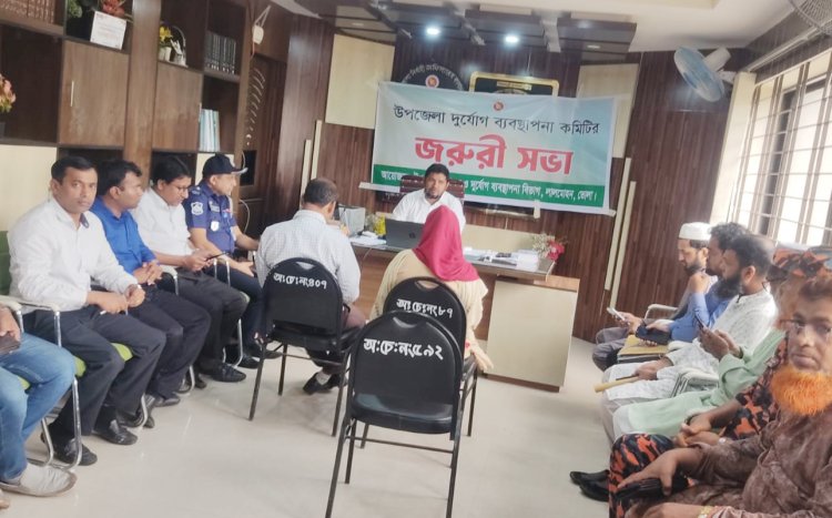 লালমোহনে ঘূর্ণিঝড় ডানা মোকাবিলায় প্রস্তুত ১৫৯ আশ্রয় কেন্দ্র