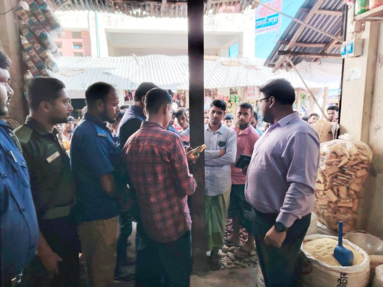 বোরহানউদ্দিনে ব্যবসাপ্রতিষ্ঠানে নিষিদ্ধ পলিথিন রাখায় অর্থদণ্ড