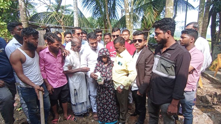 বোরহানউদ্দিনে দুই শহিদ পরিবারকে ৭ লাখ টাকা অনুদান
