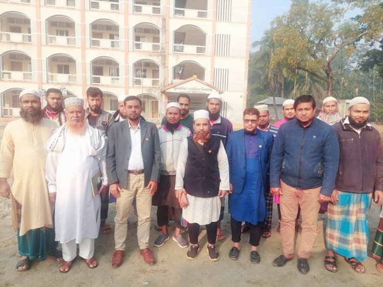 ইন্ডাস্ট্রিয়ালিস্টস এন্ড বিজনেস ম্যান ওয়েল ফেয়ার ফাউন্ডেশন লালমোহন ইউনিয়নের সভাপতি এছহাক, সম্পাদক মাকসুদ