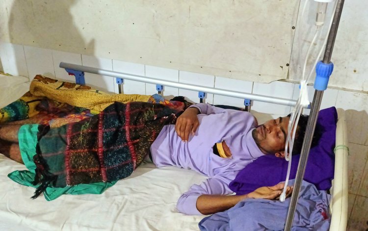 মনপুরায় নৌকার দাদন পরিশোধকে কেন্দ্র করে জেলেকে কুপিয়ে জখম